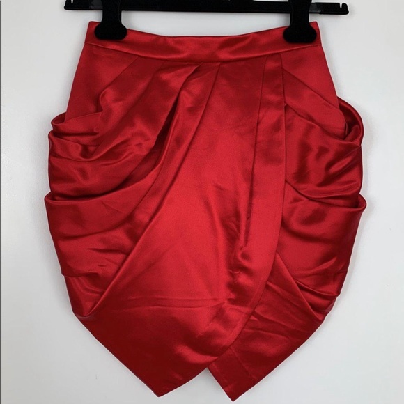 BNWT Balmain x H&M 100% Silk Satin Red Tulip Skirt - Picture 1 of 8